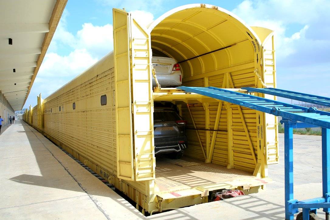 eslse_'s tweet photo. #ESLSE started transporting #Vehicles by railway.
The first shipment of Vehicles, loaded from DMP reached Endode railway station on Tuesday this week. https://t.co/qE4YEvJsM2