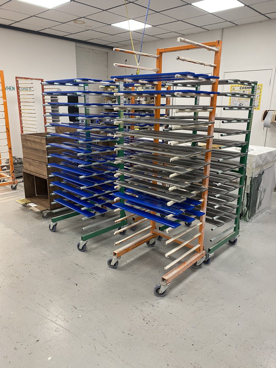 DecoratorsCmc's tweet photo. For all your in-house spray needs we have the room and the facilities to give you the best finish #morrells #spray #hull #sprayers #sprayshop https://t.co/qoBCayRvYP