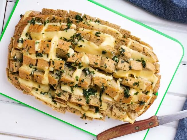 CDKitchen's tweet image. This melty pull-apart bread is the ultimate appetizer. buff.ly/3tXygQU