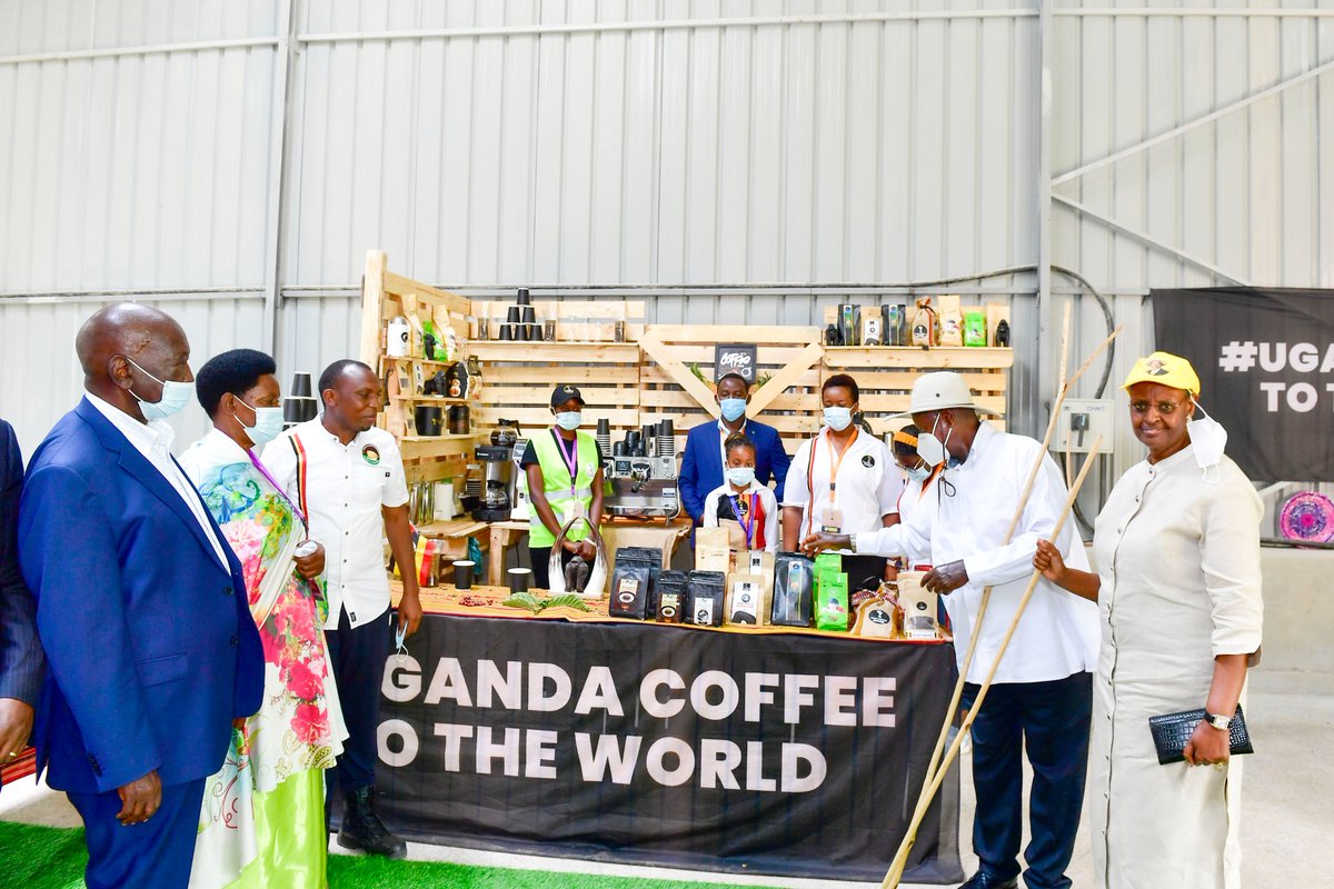 KagutaMuseveni's tweet photo. Accompanied by Maama Janet, I commissioned the Inspire Africa Coffee processing factory in Rwashamaire, Ntungamo District. I thank the founder Mr Nelson Tugume for championing our message of value addition, especially in the coffee sector. https://t.co/MWzOkSHgJC