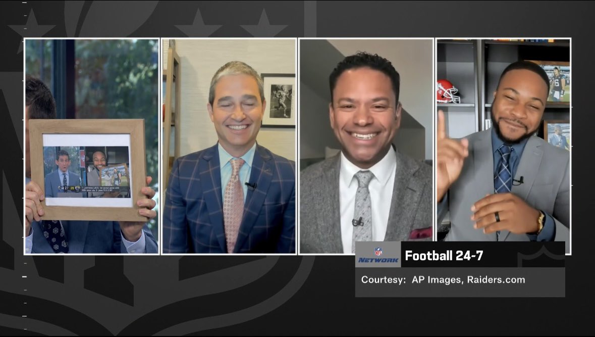 AndrewSiciliano's tweet photo. Today is our final NFL Now of 2022!

Thanks to ALL the great people @nflnetwork whose hard work make this show so much fun every day. https://t.co/yxw1hSupxv