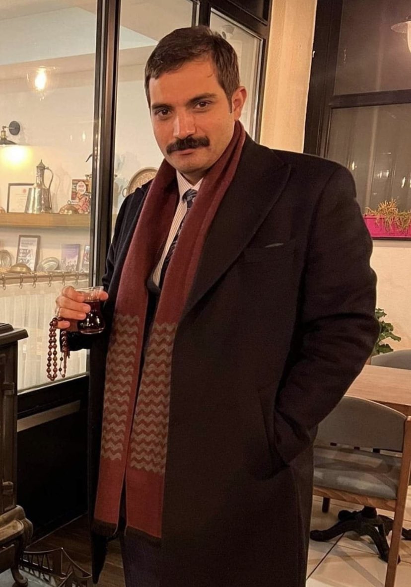 enescetinn's tweet photo. Düşman kahpe olmasa ,ölmekten gocunmaz bozkurtlar..
Mekanın cennet olsun yiğit adam! 
Fırat’lara,Aybike Öğretmenlere selamımız olsun..
#SinanAteş https://t.co/50HwwIG49K