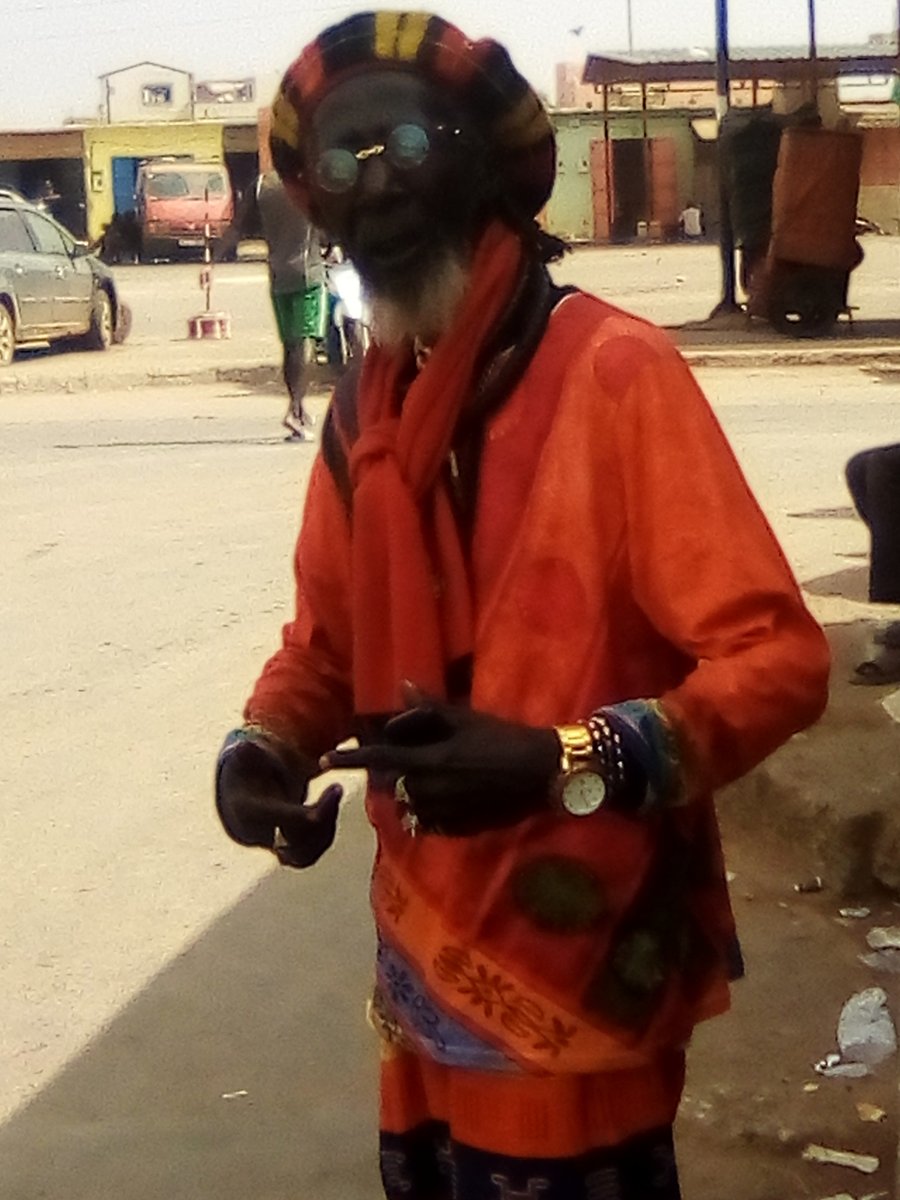 AndreDioh4's tweet photo. VOILA UN GRAND DES GRANDS ARTISTES DE DE PAYS QUI HABITE JOAL-FADIOUTH, VILLE NATALE DU #PRÉSIDENT #POÈTE #LÉOPOLD #SEDAR #SENGHOR. LE GRAND #MATERSON https://t.co/Y3YZvtA9MD