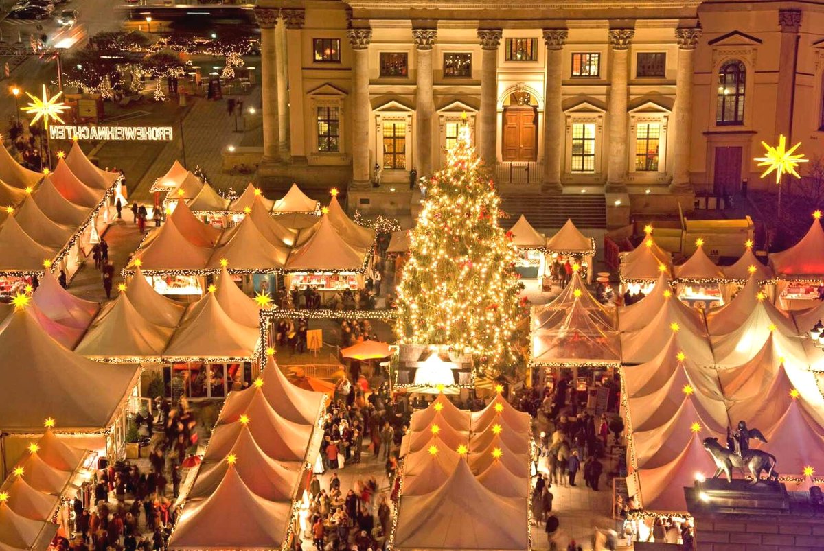 Travelimperiya's tweet photo. А вы любите Рождественские и Новогодние🎄 ярмарки? Эту сказочную праздничную атмосферу🍾, много вкусной еды🍨 и новогодних игрушек
#новыйгод #рождество #ярмарк�� #Travelimperia #ТревелИмперия #путешествия #туризм #отдых #приключения #travel #adventures… https://t.co/ychuYlDpxN https://t.co/5z2wpIV3Sp