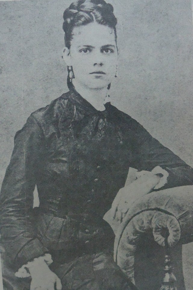 histohonduras's tweet photo. nació su única hija legitima Adela Morazán Lastirí.
Esta es imagen real de doña Adelita. ¿Guapa verdad?
Dale RT https://t.co/WymnRkU5wt