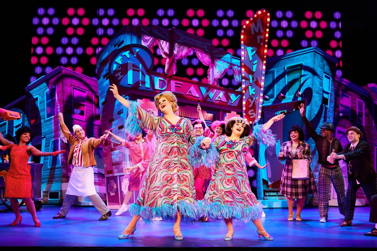 hairsprayontour's tweet photo. "Hey mama hey mama, follow me! I know something's in you that you wanna set free." 💓💓 #HairsprayOnTour https://t.co/Am9bYCXz7O