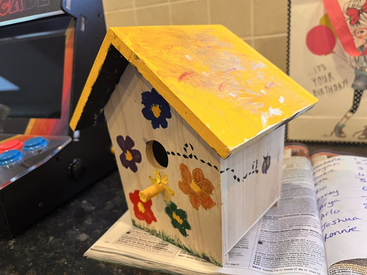 kerry_truman's tweet image. it’s a lazy afternoon in our house.. and with mummy out shopping it’s time to crack open another #spooncarving blank and get the girls to paint the bird box they had from Santa.. I am still going but it looks like they have both finished their craft session..!? #makingstuff 🙌