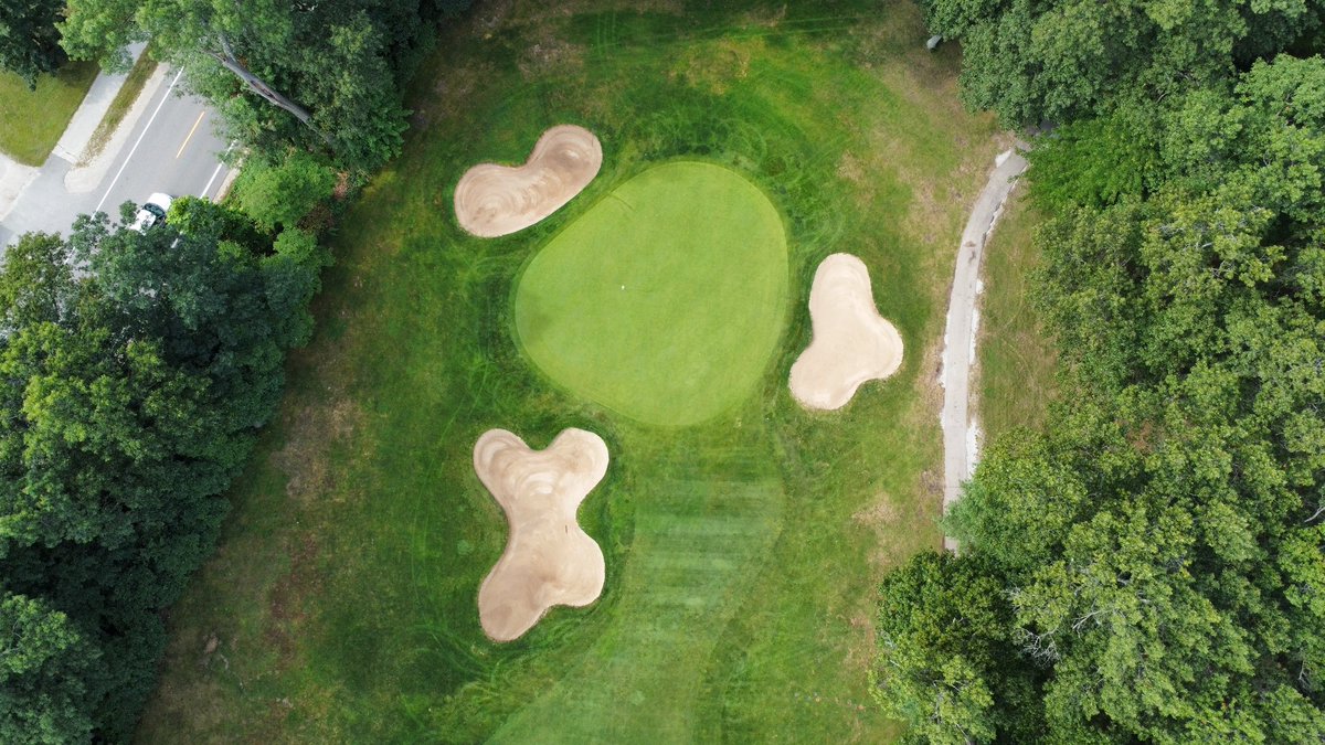 Dpaxton18's tweet photo. A couple before and after pictures from our renovation. First two are hole 3, second two are hole 17. https://t.co/tqUQYuxZCn