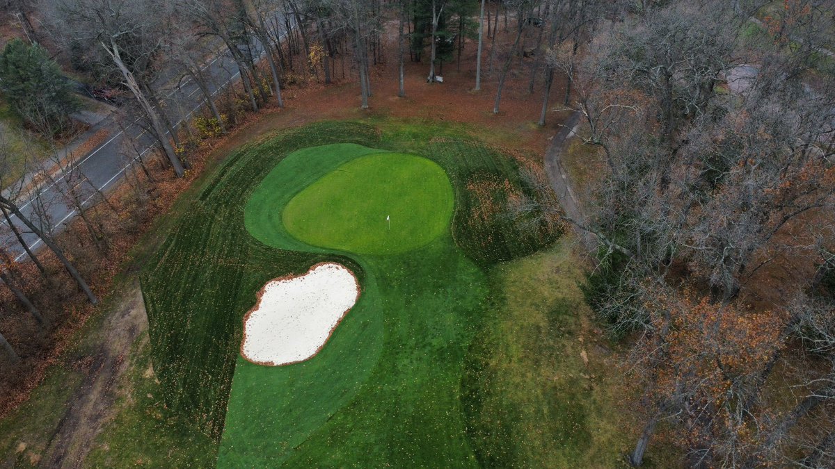 Dpaxton18's tweet photo. A couple before and after pictures from our renovation. First two are hole 3, second two are hole 17. https://t.co/tqUQYuxZCn