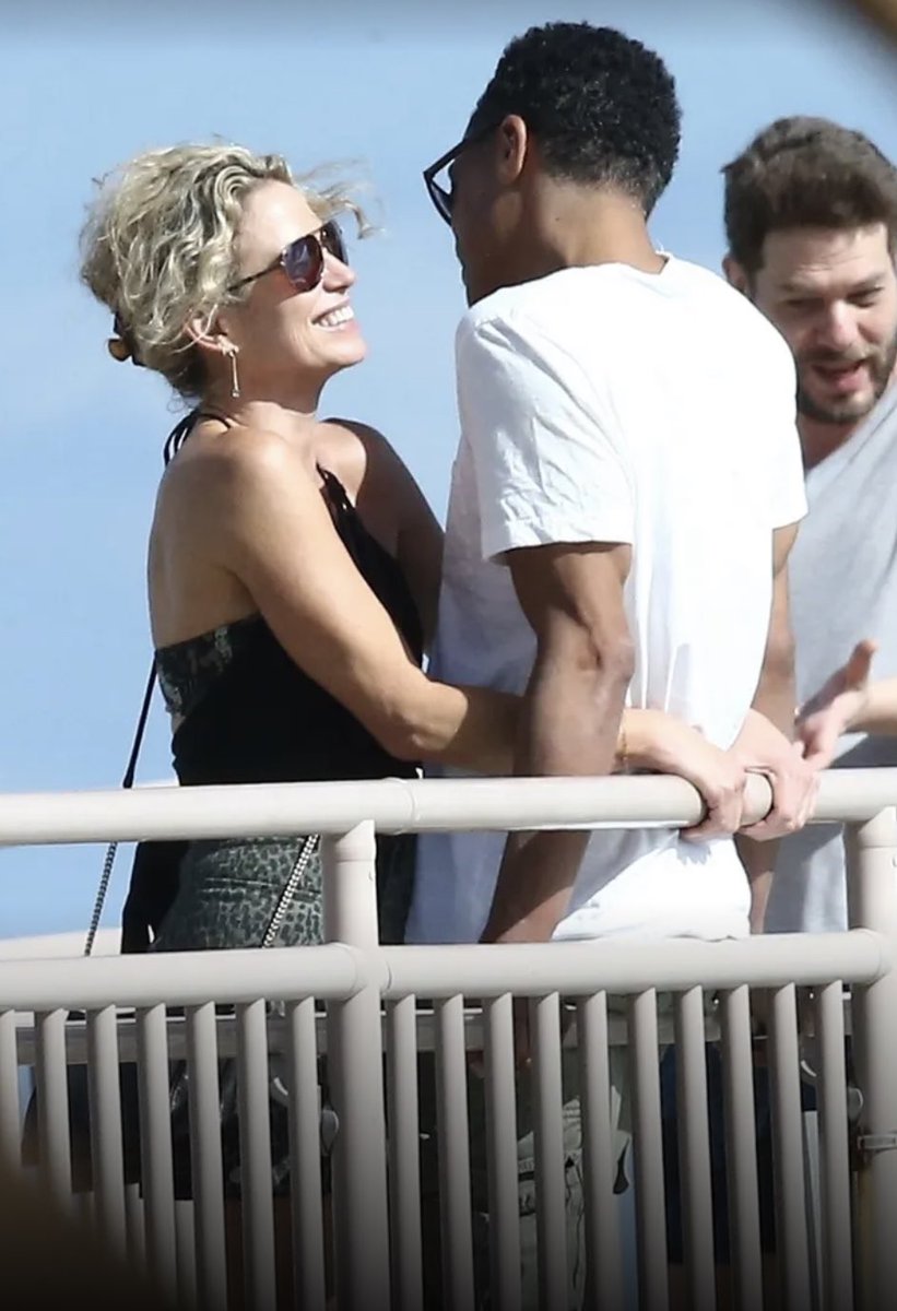 CourtneeHendrix's tweet photo. This is “I never knew a love like this” personified https://t.co/y73NK8cYBs