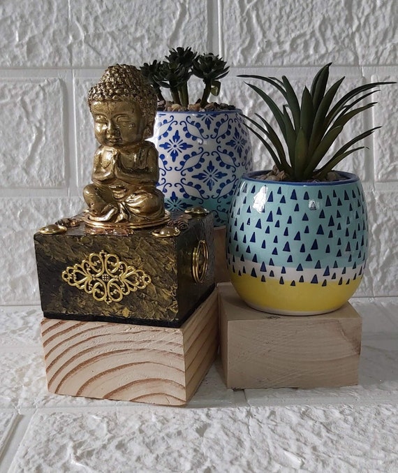 NomiBachar's tweet photo. Buddha Statue and Incense Holder, https://t.co/SUX5jyfCk4 #seatedbuddha #buddhastatue #decorativebuddha #meditationstatue #yogastatue @etsymktgtool https://t.co/31TwsKBGgx
