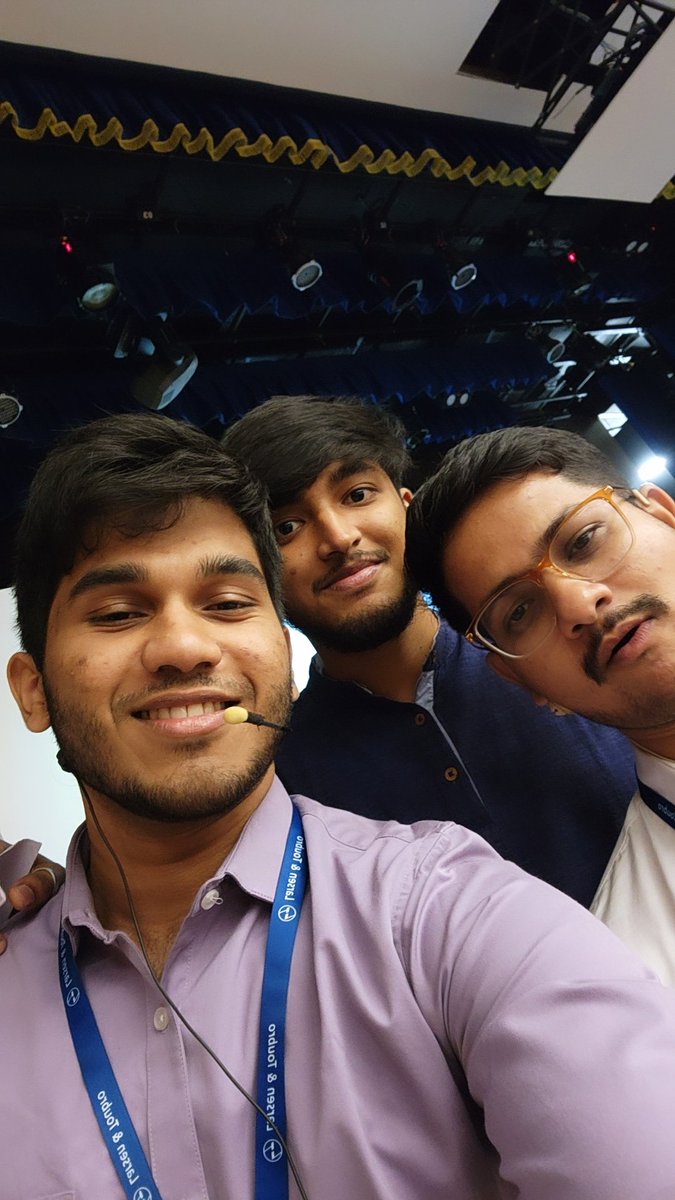 ryanfern06's tweet photo. One with the "Workaholics"😏 https://t.co/T1dfN9BWr0
