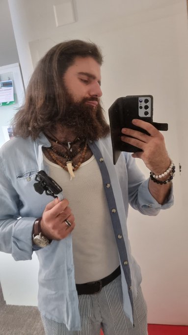 off or on 😏 https://t.co/mvYztxbltU