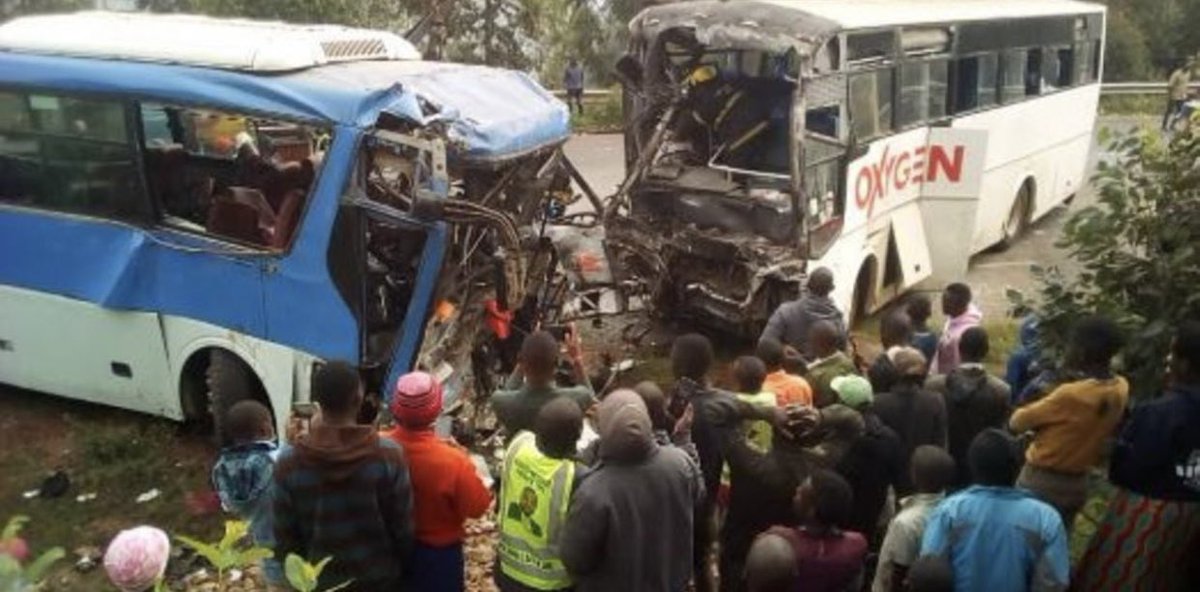katusiim3's tweet photo. Another sad day. 7 dead, 30 injured in an accident this morning along Ntungamo-Kabale highway following a head-on collision between Volcano bus coming from Rwanda and Oxygen bus  from Kenya. #EndRoadCarnage  #Makcomms
Courtesy pic.@snamso @JustinEmedot https://t.co/yNbH1Io4Pw