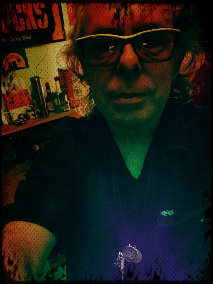 today 18.00 the last day i delivery pizza. Delivery since 1998. was a cool time, have also a italien family since 1998 and meet a loot of dumb and cool guys. 2023, come to me.