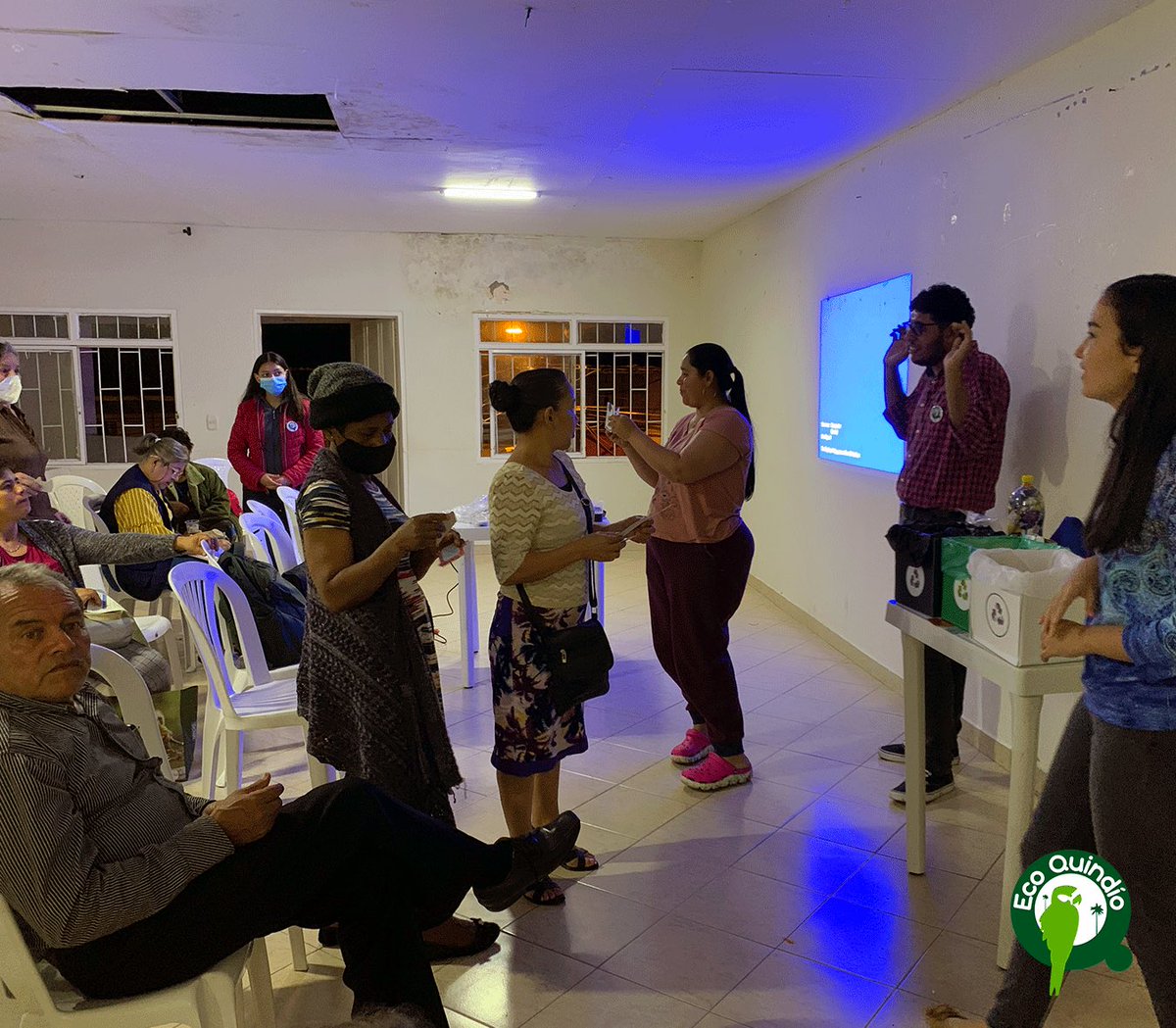 Estuvimos realizando nuestra capacitación en #separaciónderesiduos ♻️ en los barrios Granada y Gran Bretaña de la comuna 9 😃, con el objetivo de promover una cultura de separación de residuos en los habitantes de nuestro departamento 🍃
#reciclaje #medioambiente #HagamosEco