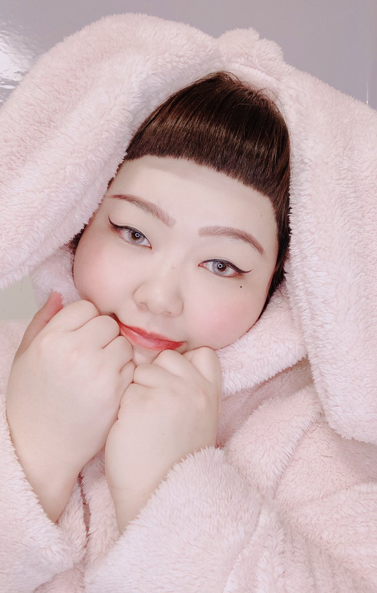0508hinoe's tweet photo. 岩えもん兎🐇💕
今年も残り1日なり💕全力で楽しむぞ🐷🍌 https://t.co/iGpqytRBkp