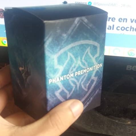 EsaaPablo's tweet photo. @Wismichu Mi regalo de navidad, primer mazo de Magic que tengo https://t.co/c776UaqSRO
