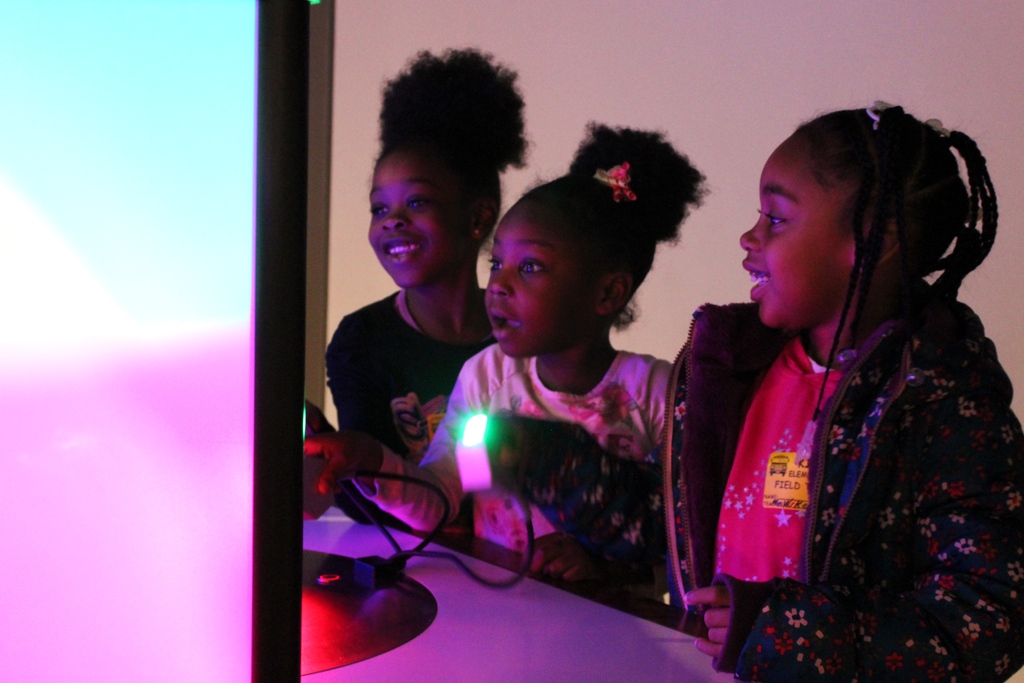 SpeedArtMuseum's tweet photo. ⛄ Shake off that winter chill and bring your family to "Winter Family Day" at #yourSpeed today! From 1 - 4 pm, discover the Speed in a whole new way.
All programming is included in your ticket to the Museum.
Click here for full schedule - https://t.co/y59XCwSbZ8 https://t.co/2wlLXxdPQ3