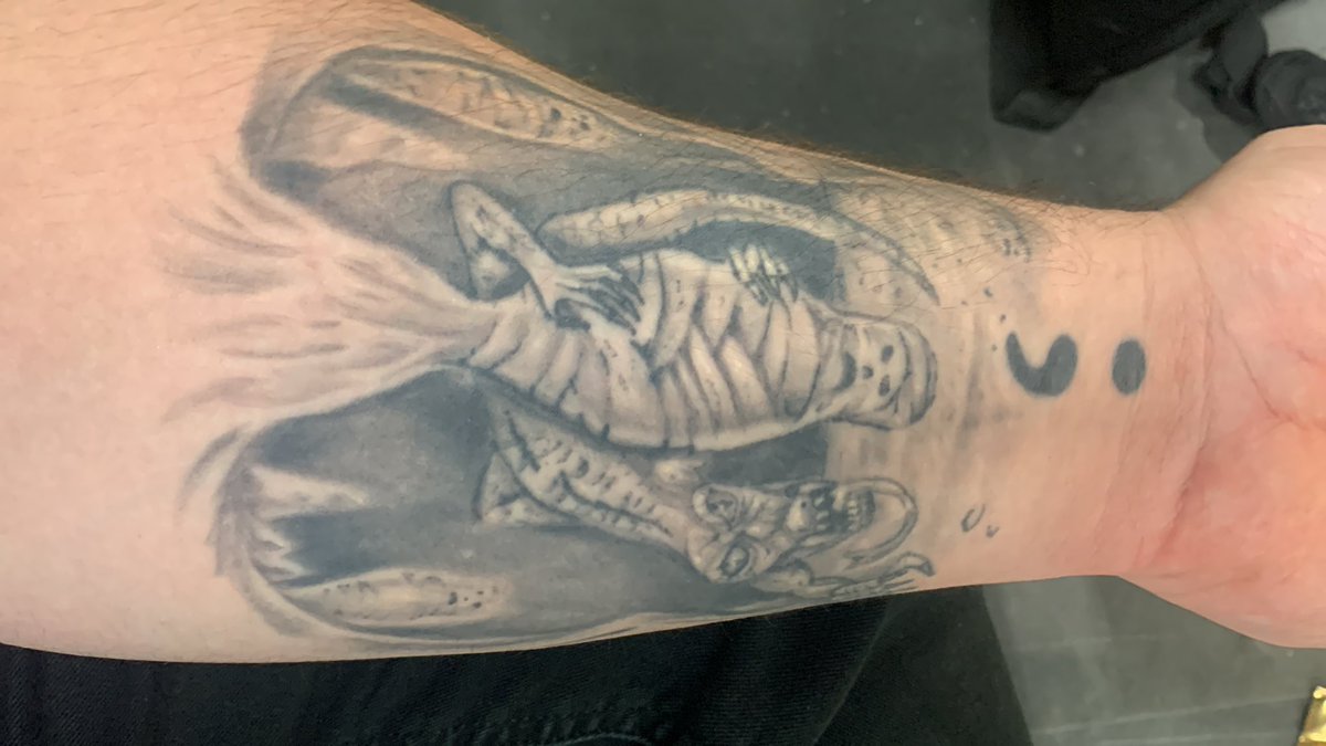 SIPAnthologies's tweet photo. @camwolfshot here is my (Nicholas Gray) Book Themed Tattoo! It was inspired by the book Fear by Ronald Kelly and the drawing itself was from the man himself! 😊 https://t.co/KNNWKxkLoj