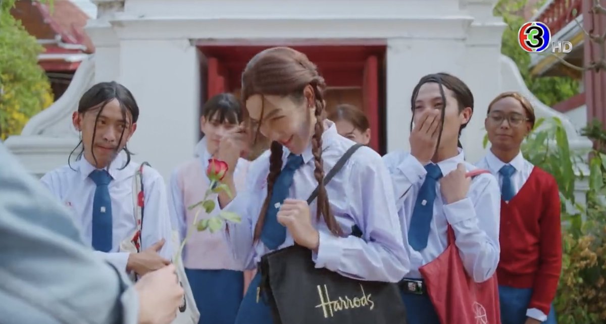 สรว่า tweet media