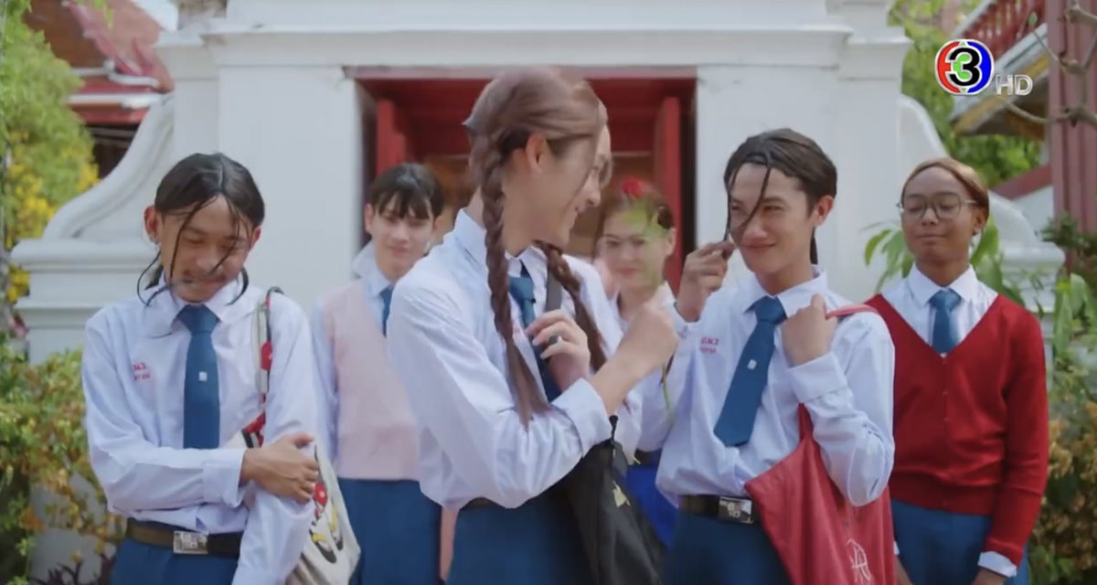 สรว่า tweet media