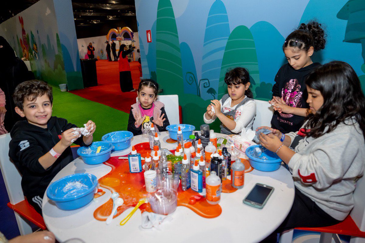 RiyadhToyFest's tweet photo. نشاطات وألعاب فوق الخيال تنتظركم في حديقة المهرجان✨

📍 بجانب بوليفارد الرياض سيتي
⏰ المهرجان مستمر حتى 1 يناير
🎟 سارعوا إلى حجز التذاكر عبر الرابط في البايو.

#مهرجان_الرياض_للألعاب #RiyadhToyFestival3
#اكتشف_العب_تسوق #فوق_الخيال
#موسم_الرياض #العب_فوق_الخيال https://t.co/A9EMzJIbS6