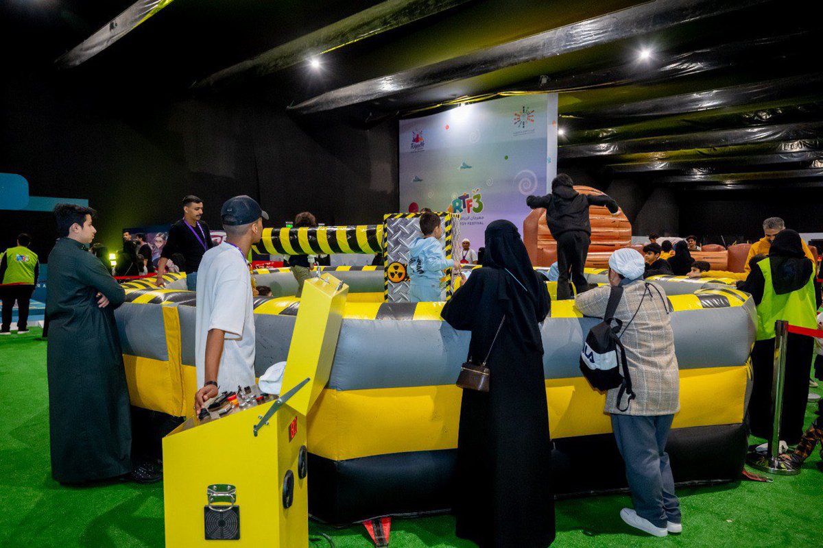 RiyadhToyFest's tweet photo. نشاطات وألعاب فوق الخيال تنتظركم في حديقة المهرجان✨

📍 بجانب بوليفارد الرياض سيتي
⏰ المهرجان مستمر حتى 1 يناير
🎟 سارعوا إلى حجز التذاكر عبر الرابط في البايو.

#مهرجان_الرياض_للألعاب #RiyadhToyFestival3
#اكتشف_العب_تسوق #فوق_الخيال
#موسم_الرياض #العب_فوق_الخيال https://t.co/A9EMzJIbS6