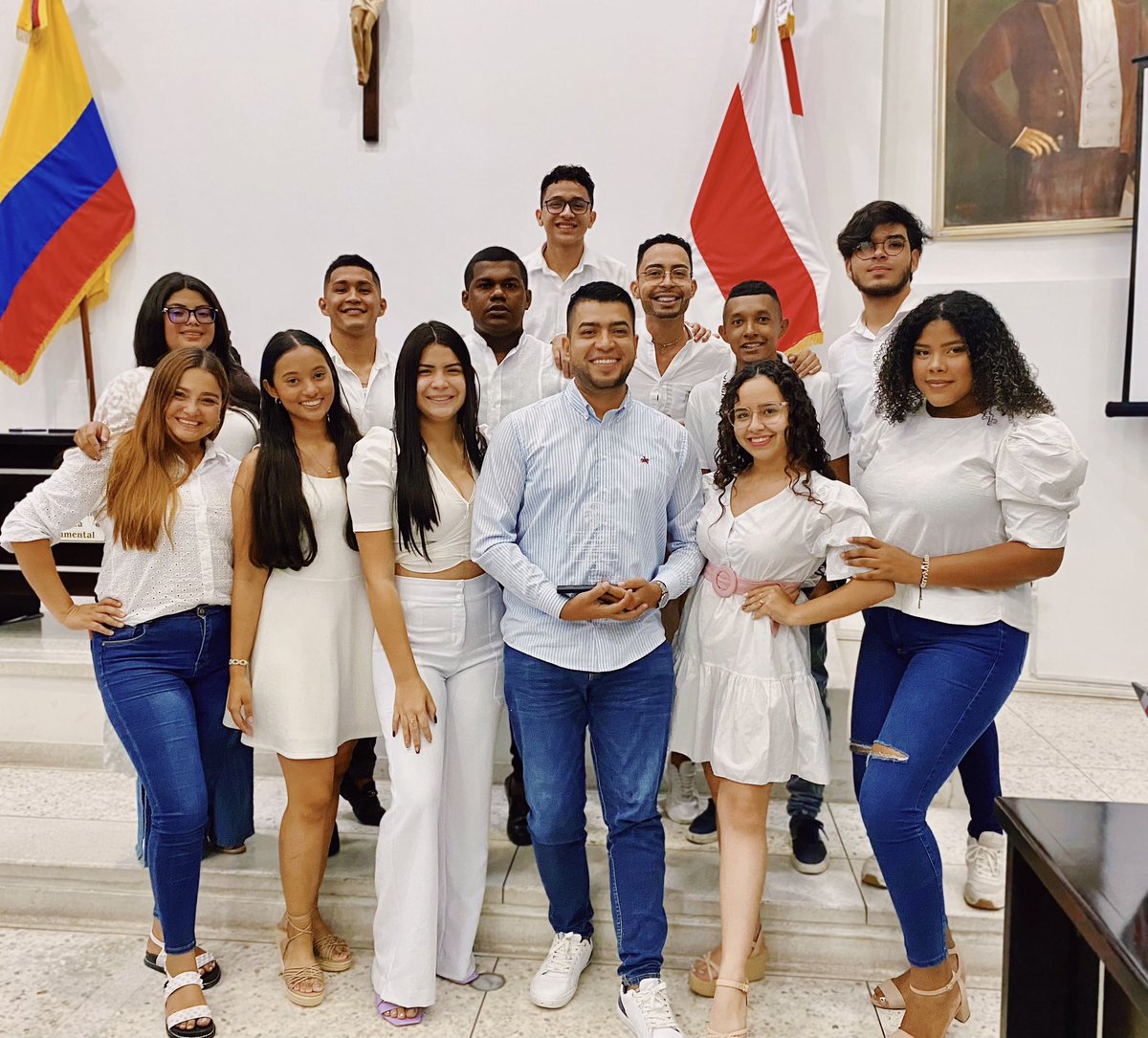 MIL GRACIAS!!!

Acabo de ser premiado en las instalaciones de la Asambla Departamental por el #CDJ Atlantico por mi trabajo en las juventudes.

Valoro mucho esto, porque es entregado por los mismos jóvenes!!!

#Lider #Transformador