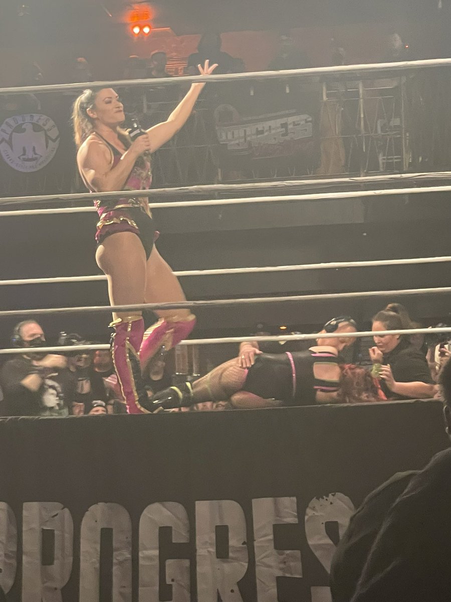 jrg1990's tweet photo. Post match @alexxisfalcon tries to make amends, thanking @NinaSamuels123 for showing the world her true self but Nina snaps and crushes Alexxis’ throat with a chair

“Now you have no voice just like your precious Ariel” she says, sauntering out. This is FAR from over!

#Unboxing5 https://t.co/PXhg0WQC9U
