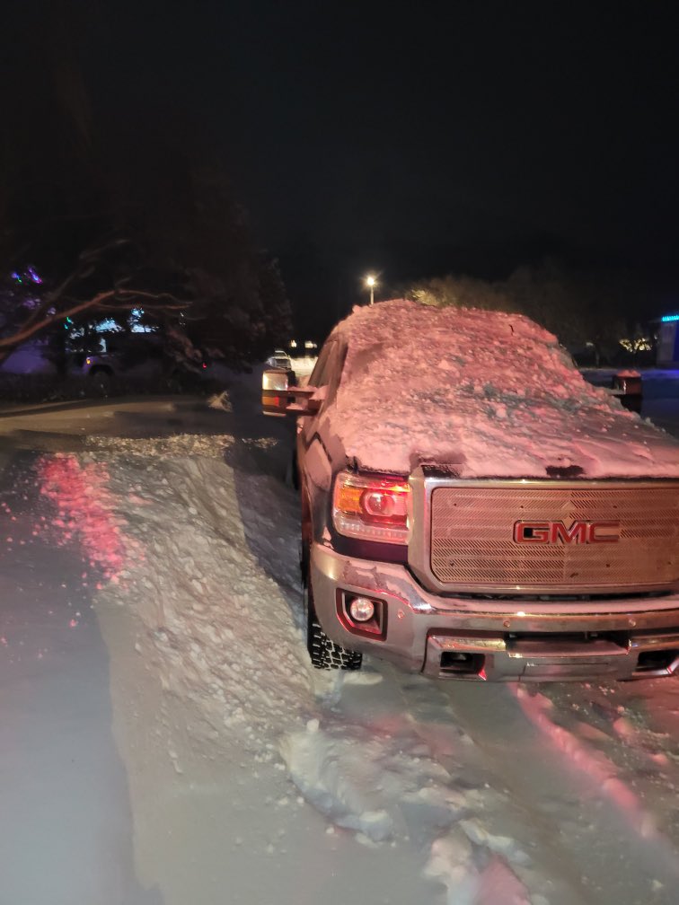 ska_andersen's tweet photo. Snow removal at its finest! This is brutal &amp; unacceptable! #dobetterTownofNaicam https://t.co/sefWmDPPri