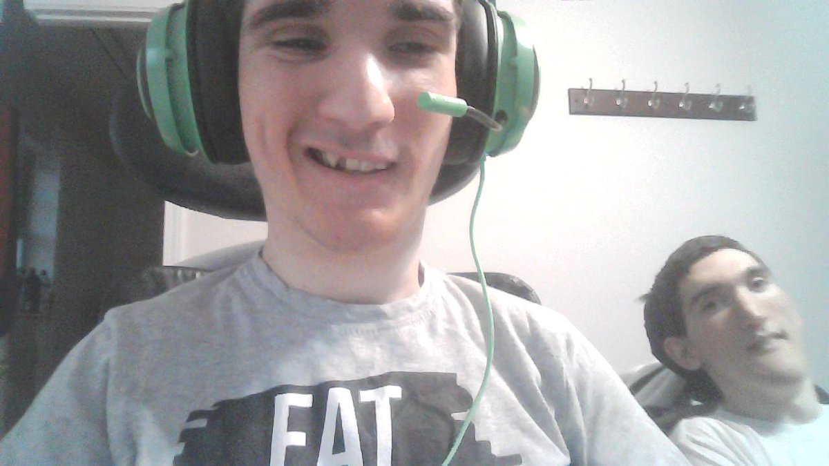 NinjaFrye's tweet photo. Last stream of 2022! https://t.co/zOPPJHgAjF https://t.co/YxzRep2Vp1