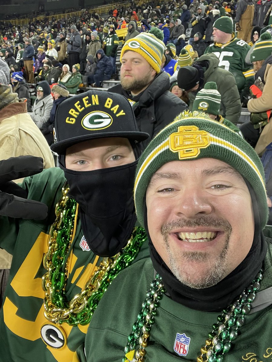 adavis_81's tweet photo. @PowellAnalytics Taking my family to Lambeau Field for Monday Night Football! https://t.co/QL4xa5FT9H