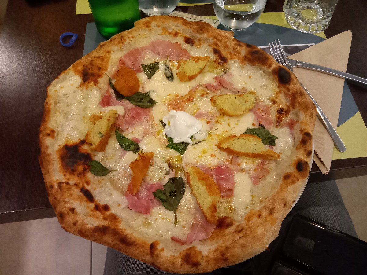 Non entrava nel piatto.