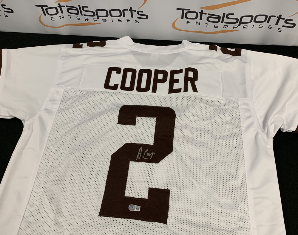 If Amari Cooper scores a touchdown AND Cleveland wins today, we'll give an Amari Cooper autographed jersey to someone who retweets this tweet AND follows us!

(Note: be aware of potential scam accounts. We will NOT message you asking for your credit card information.)