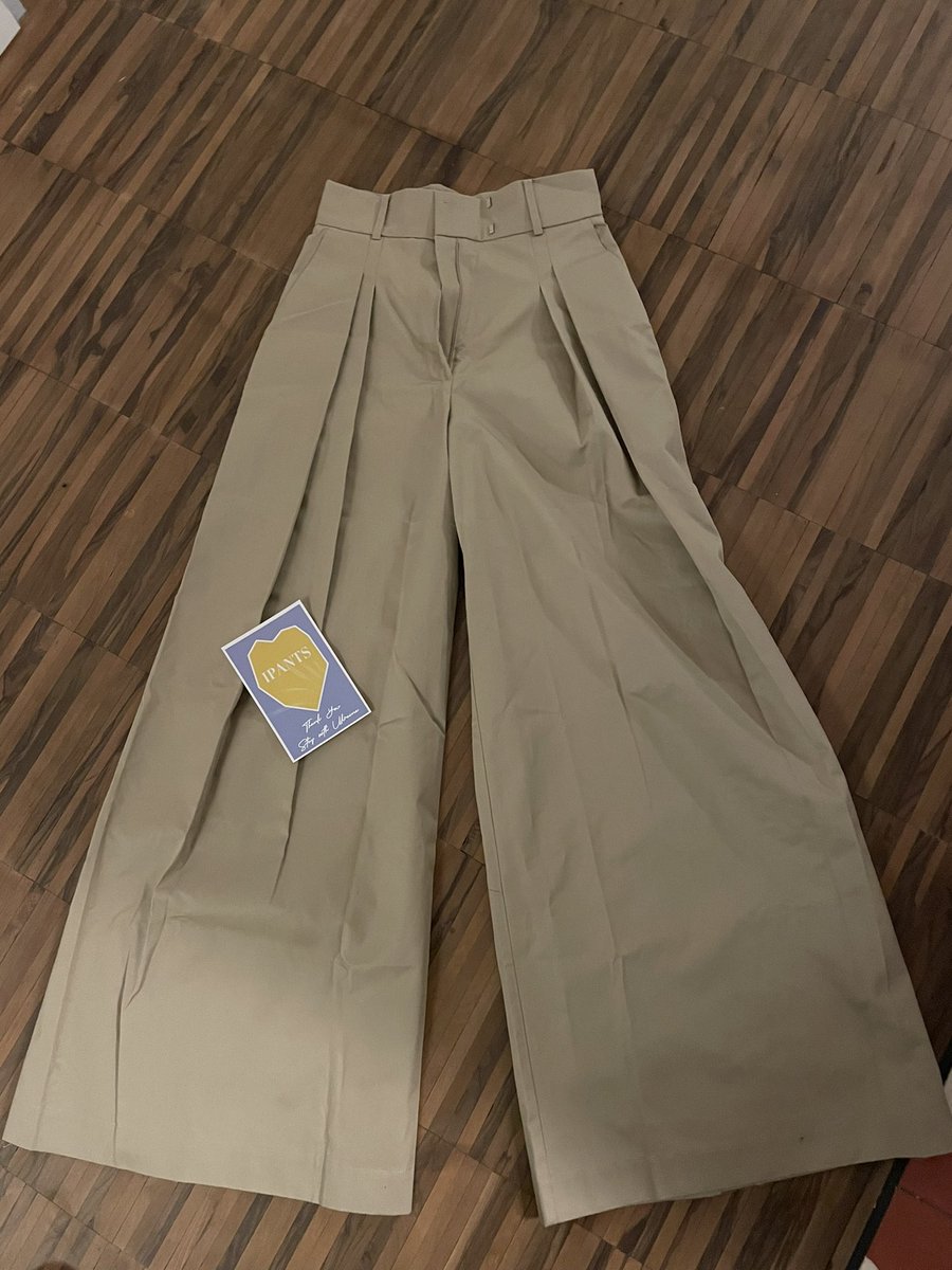 KerstinDuhme's tweet photo. #madewithbravery #ipants #madeinukraine my very cool pants arrived from Ukraine #StandWithUkraine #StayWithUkraine https://t.co/w7qoBbdvEh
