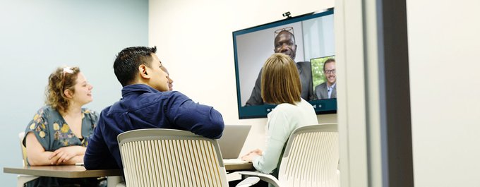 EvanKirstel's tweet photo. Looking to #videochat in an #OpenWorkspace 🏢? Here are some great tips to keep your coworkers happy and distraction-free 👇from @Mitel: https://t.co/5DubEEVIb5 https://t.co/6uekY4vRmo