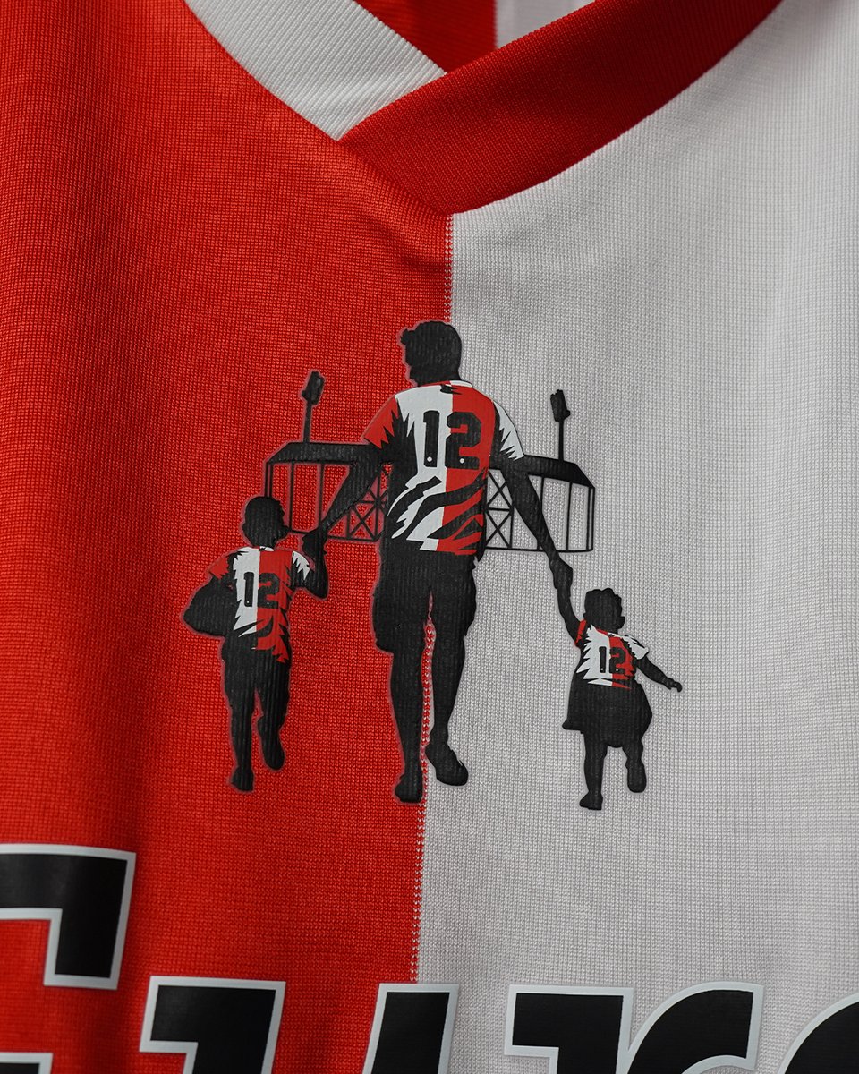 MatchWornShirt's tweet photo. 💥 Ending the year with a bang 

🧼 5 goals, clean sheet victory 
⚽️ @Feyenoord vs Emmen 
👕 Coming straight from the Benefietwedstrijd 
❤️ Supporting the club's foundation 

Place a bid and own a piece of the game before it's too late 👇
https://t.co/zAi5Cwo9aT

#feyemm https://t.co/tehCGh58pm
