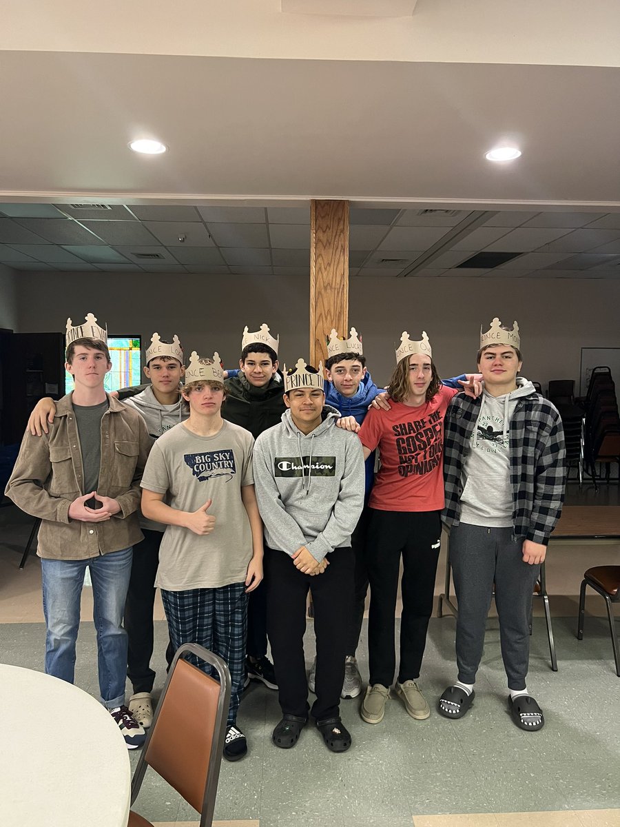 DerbySwimDive's tweet photo. ROYAL PROCLAMATION
By declaration of Coach Adams and his coaching castle we present to you these swimmers and their new titles;
Our Sultan Jared. 
Our King Simon. 
And our princes, Tony, Lucas, Owen, Brandon, Monty, Logan, Evan and Nick! https://t.co/fT82lpsX8z