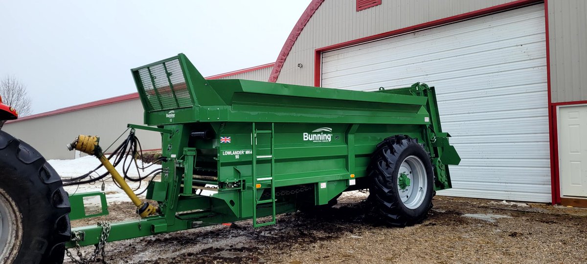 Always wash the spreader right before new years to remind you of all the 💩 you've gone through the last year.
<a href="/apasztor82/">Andy Pasztor 🧼🧽</a> Product testing is completed. #andyclean works extremely well on all shades of green.