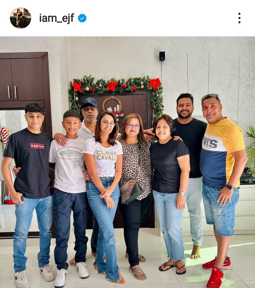 Lovely family pics. Gives a vibe of happy, relaxed and full of love.😍 Stay blessed.❤️
#EricaFernandes <a href="/IamEJF/">Erica J Fernandes</a>