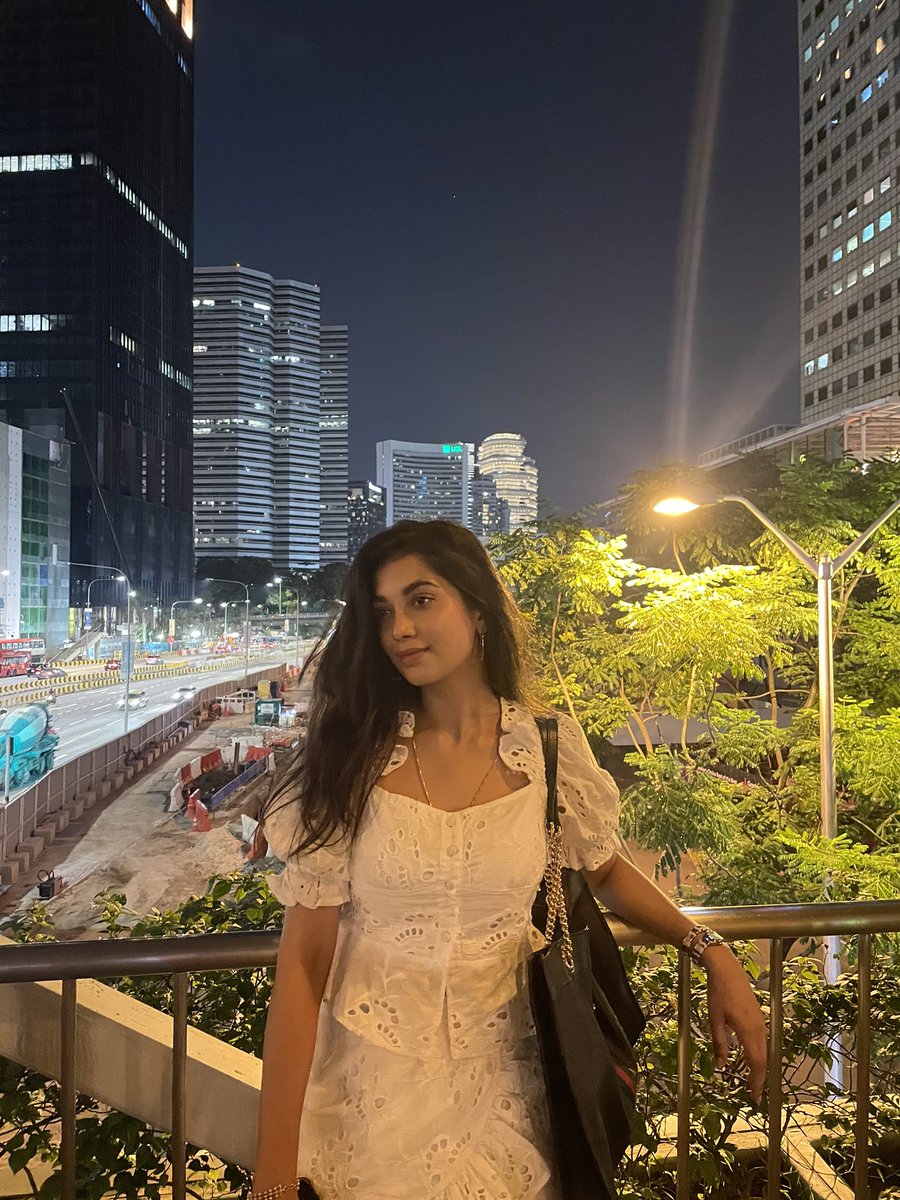 DiganganaS's tweet photo. #Singapore ❤️ https://t.co/2grG8Ww37J