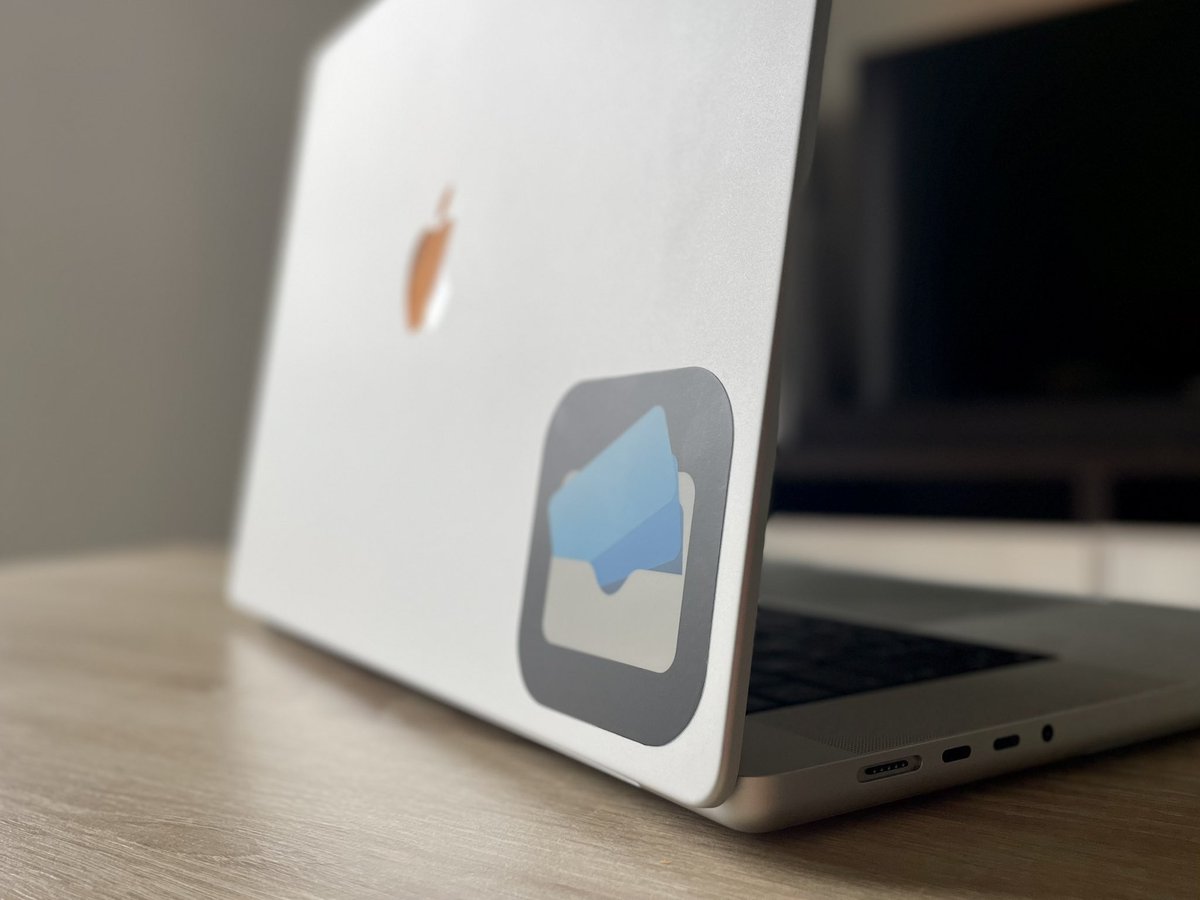 walletsmith's tweet photo. Living the sticker life https://t.co/VTCAnolm8o
