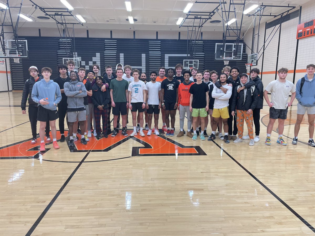 A great morning having some of our alumni interacting with our current student-athletes! Great young men that can still hoop a little also. You guys are always welcome back! 

#WinTheDay