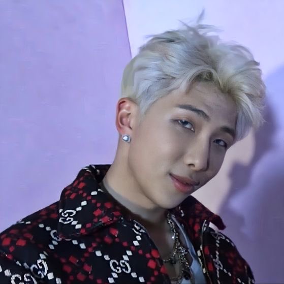 EB0YRM's tweet photo. we need to talk about this namjoon https://t.co/lG8cJBe6ZD