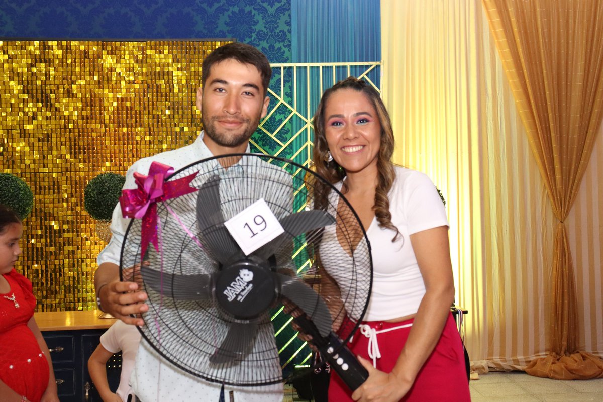 Fluoder1's tweet photo. Algunos de los emocionantes y divertidos momentos vividos durante la entrega de premios en la cena de fin de año de Fluoder S.A.
 
#Fluoder
#findeaño
#feliz2023
#felizañonuevo
#entregedepremios
#ganadores https://t.co/bgE5ppa0Ad
