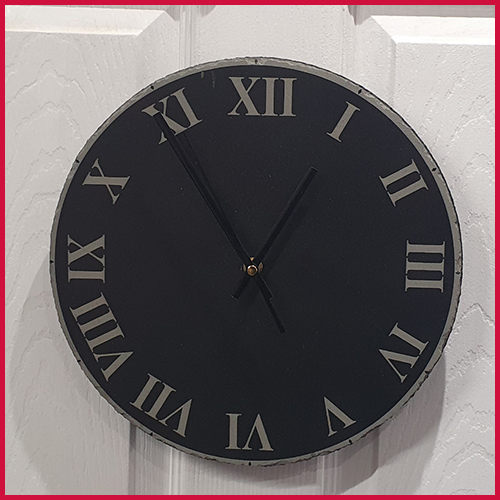 KenMidgleyCraft's tweet photo. Finally completed the clocks.  Centres can be personalised and choice of normal or Roman numerals. These are 30cmx30cm circular slate clocks - again either message me or head over to the website https://t.co/pXmYTCfRlt https://t.co/FVSLnokcCY