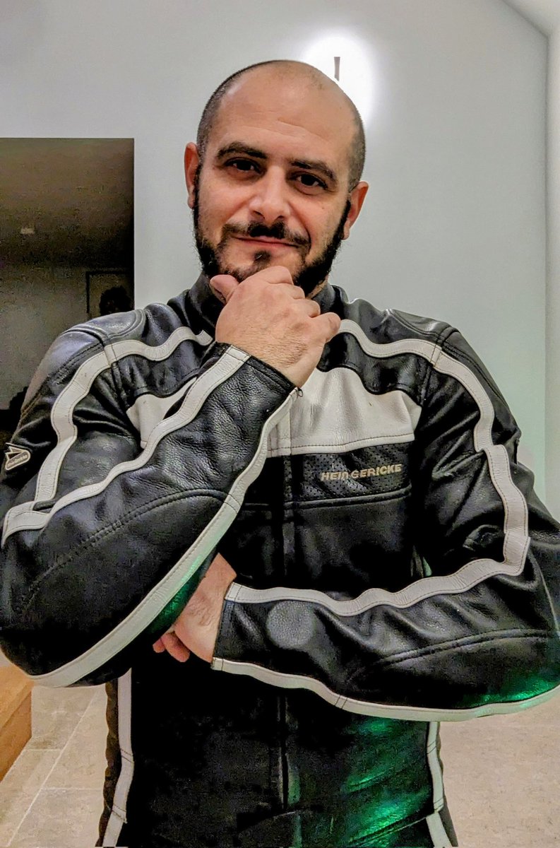 gezbearuk's tweet photo. Trying on my old leathers, that now fit. What do you think? It's quite snug down there. #bearleather #gayleather #leatherpup #leatherboy #leathers #leatherboy #leatherman #leathergay #leathermen #leatherfetish #leatherjacket #gayfetish #meninleather #gayleathermen #guysinleather https://t.co/ZnhUEkv4G3