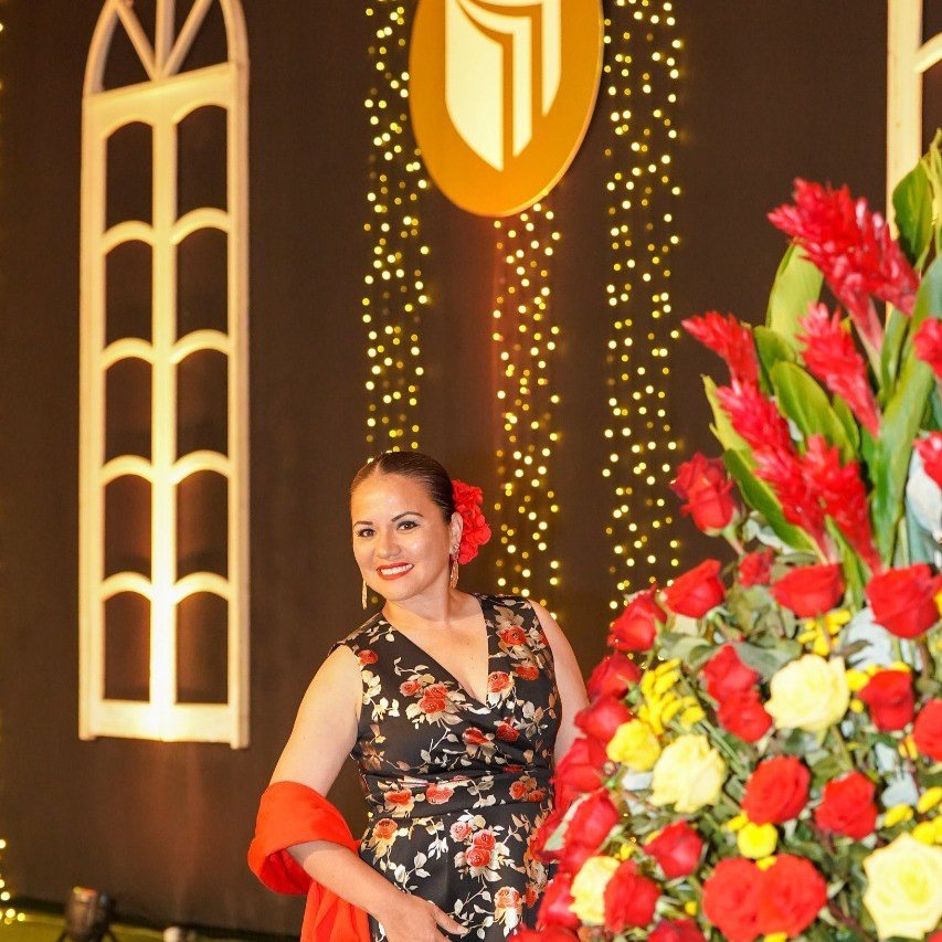 MACA_OLORTEGUI's tweet photo. #TRUJILLANÍSIMA 
Que cada quien haga del 2023, la mejor versión de su vida. Cada quien es responsable. No hagan que valga la pena, mejor que valga la vida!. Ser Feliz y vivir en paz  es una elección. Siempre primero Dios! https://t.co/70yIhibpdU