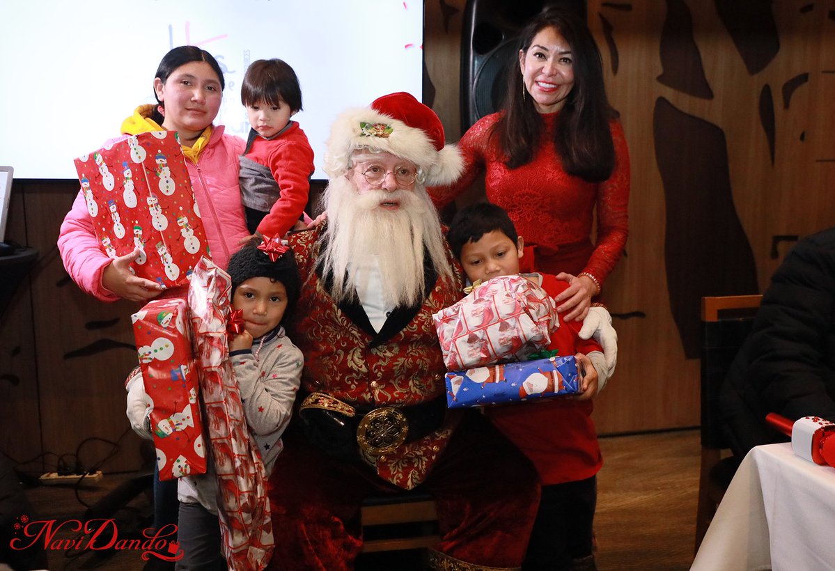 Telemundomsp's tweet photo. Reconocemos y agradecemos a @hishousefnd por apoyar el evento #NaviDando juntos pudimos brindar alegría y sonrisas a familias hispanas de nuestro estado.
#FelizNavidad #FelicesFiestas #FelicesFiestas2022 #NavidadEnMinnesota #Navidando2022 #Navidando https://t.co/c81ArbnPAf